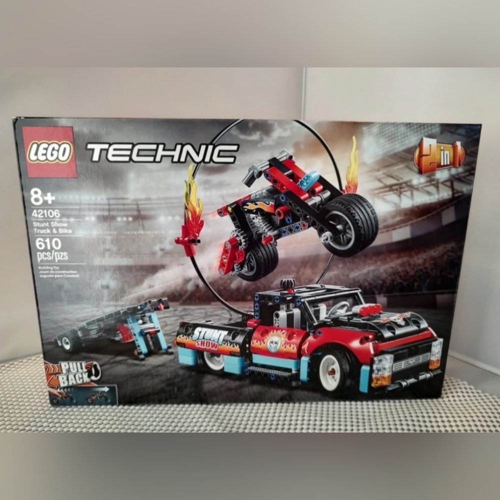 Lego 42106 Technic 2-in-1 Stunt Show Truck & Bike NWT Building Toy Set
